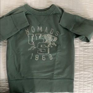 Boys crew neck sweatshirt.